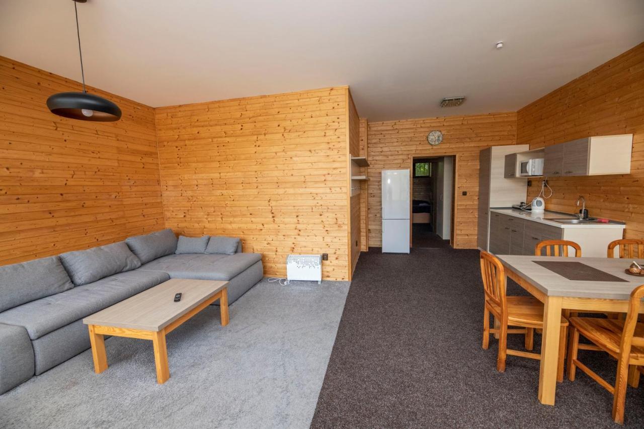 Panelcz Appartement Uhercice  Buitenkant foto