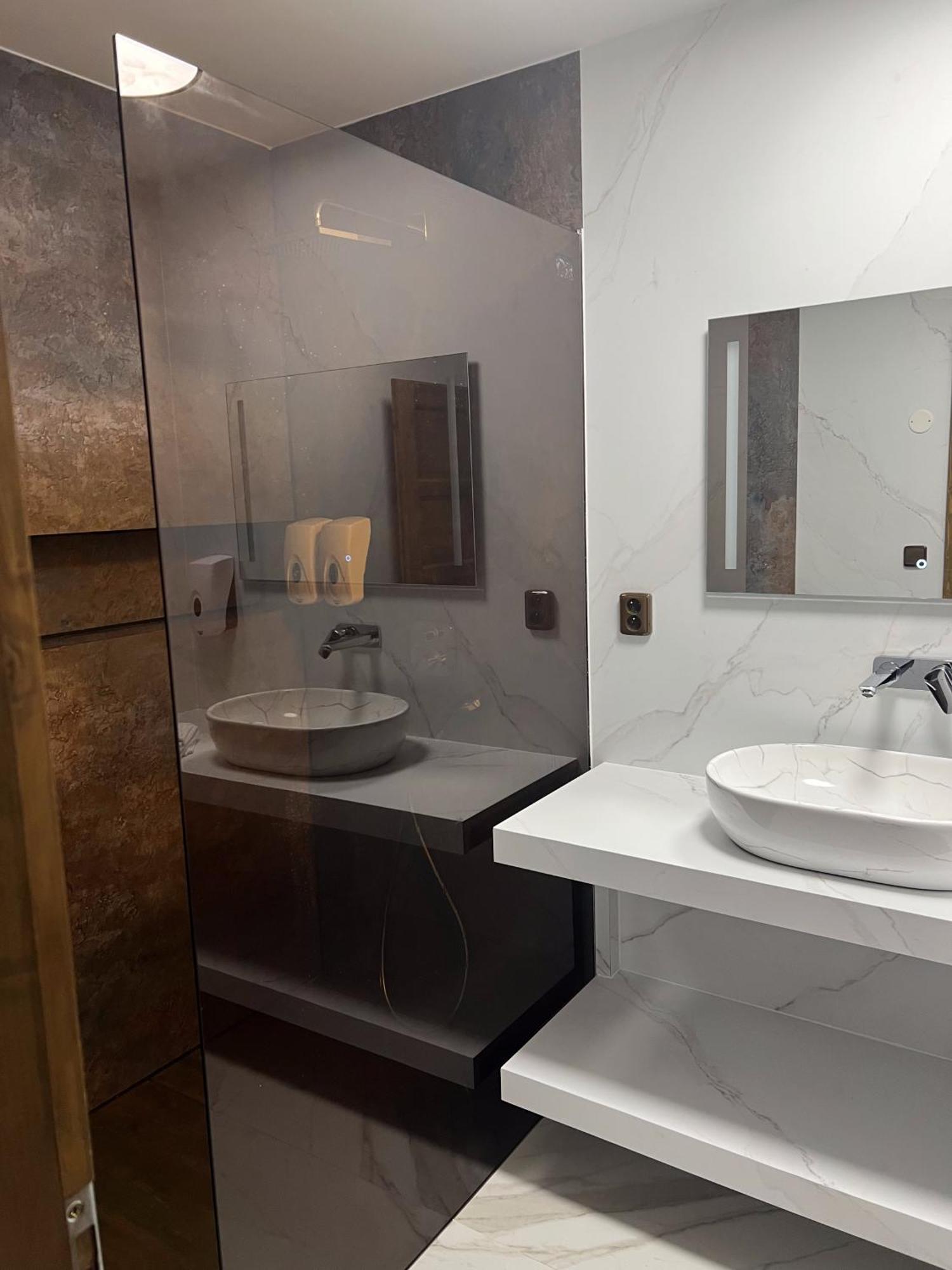 Panelcz Appartement Uhercice  Buitenkant foto